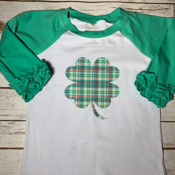 NWOT St Patrick’s Day Ruffle Raglan w/Plaid Clover - Picture 4 of 7